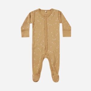 Quincy Mae Full Snap Footie, Gold Stars, Size 0-3 Months